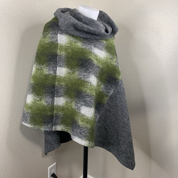 Blarney Woolen Mills Ireland Poncho Sweater Women’s Sz OS 100% Wool Gray Green